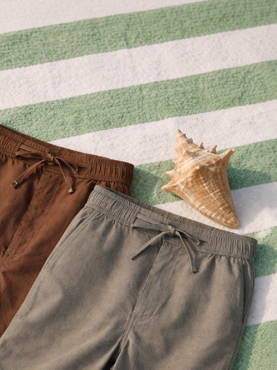 Breezy & Bold: Mastering the Perfect Beachside Look